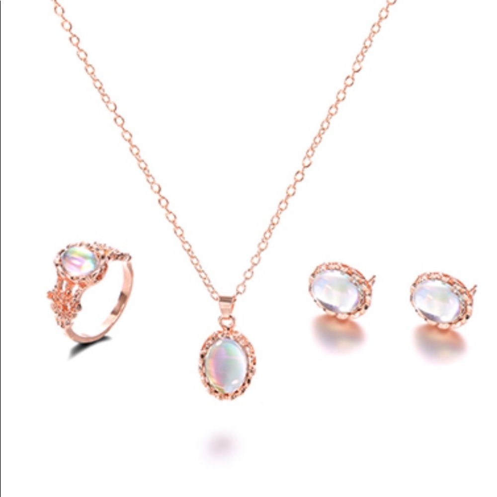 NEW IN! Opal and Gold Gypsy Jewelry Set - Picture 5 of 6